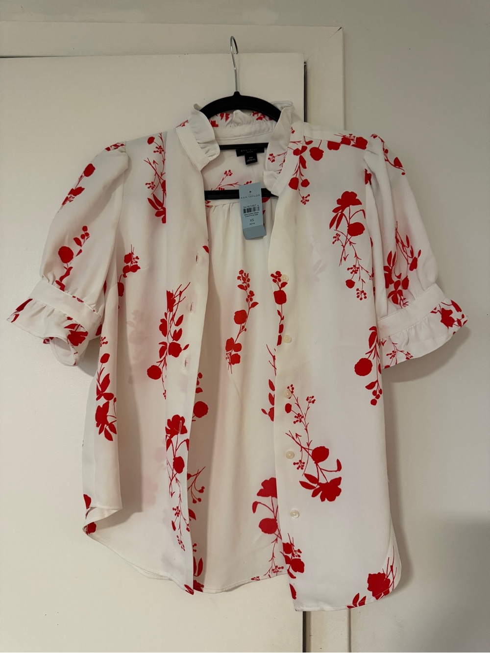 Ann Taylor White Top with Red Botanical Print